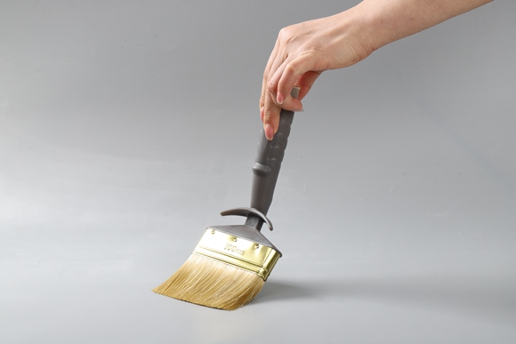 Plastic handle brush   