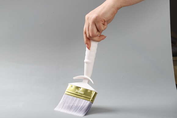 Plastic handle brush   